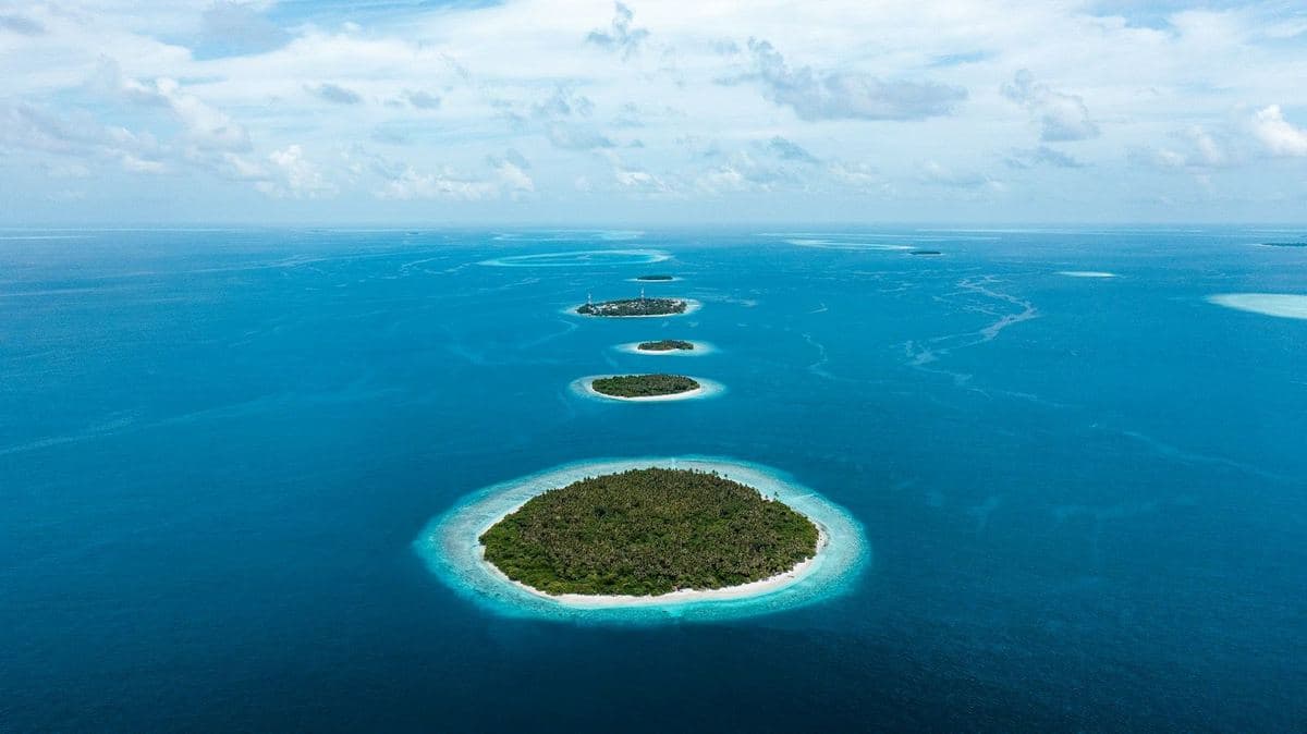 Islands scattered across the atoll