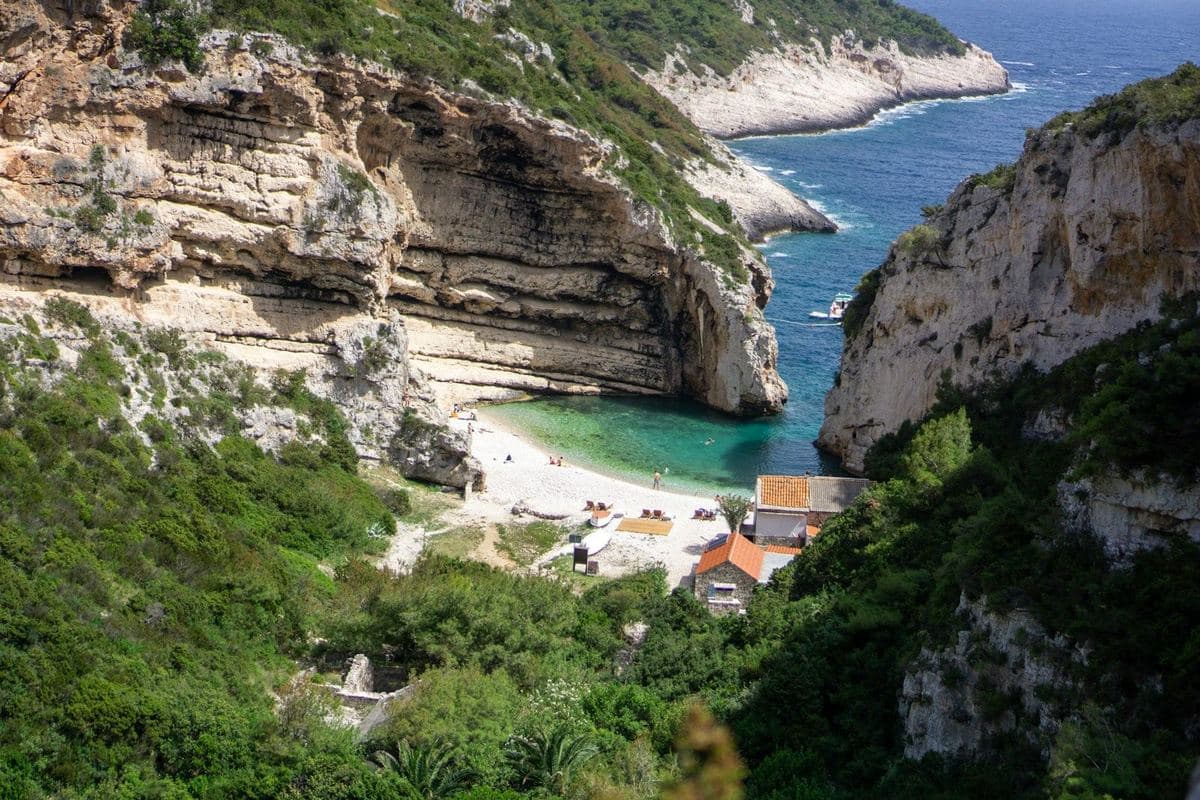 Stiniva cove